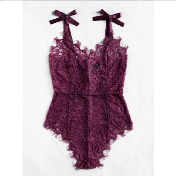 Pretty Little Thing Lace Bodysuit - Picture 2 of 5